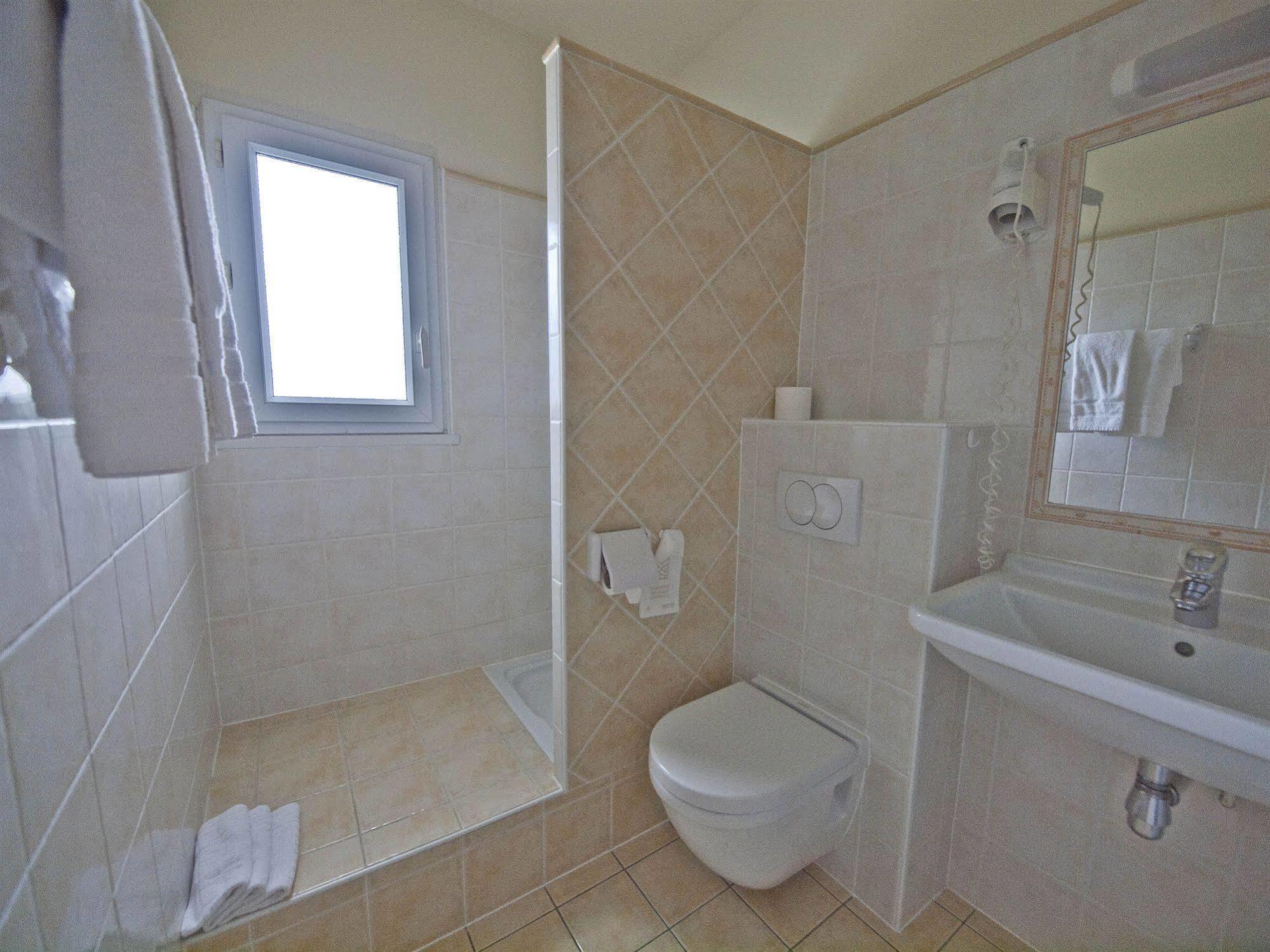 Hotel Les Oliviers Fayence Ngoại thất bức ảnh